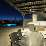 וילה Divani *